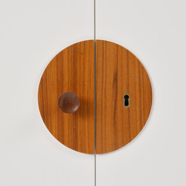 Josef Frank, sideboard, modell 2137, Firma Svenskt Tenn, samtida produktion.