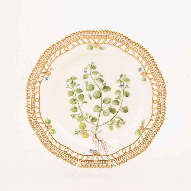A set of 12 Flora Danica porcelain plates Royal Copenhagen model no 3553.