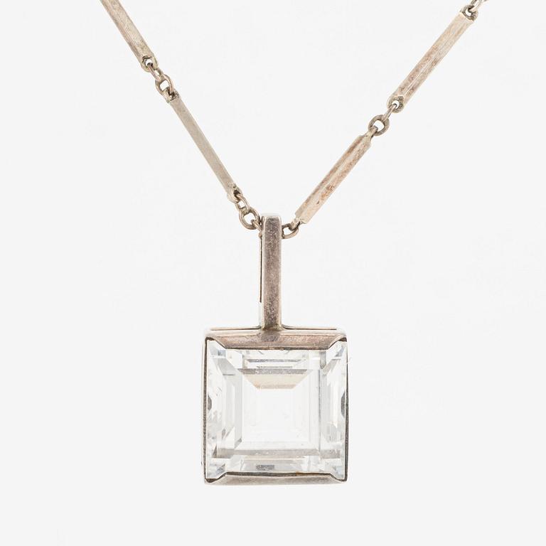 Collier silver med fasettslipad bergkristall, Hallberg.
