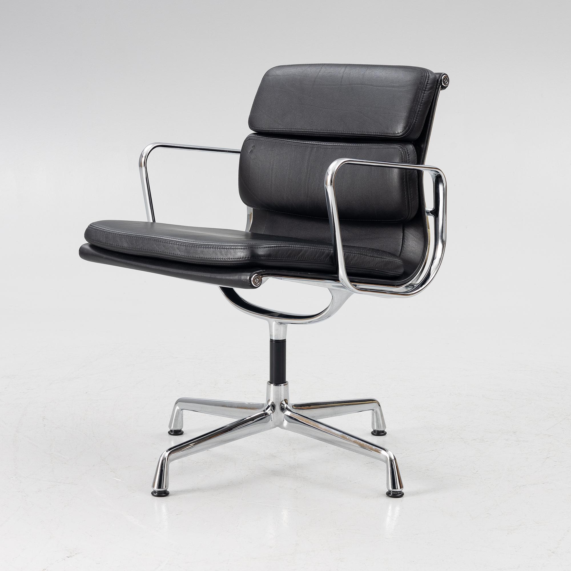 Charles & Ray Eames, a 'Soft Pad Chair EA217', Vitra.