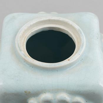Wilhelm Kåge, teburk med lock, stengods, Gustavsberg 1924.