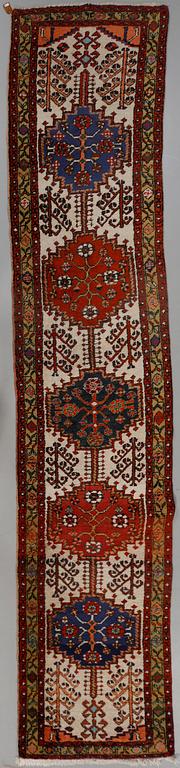 GALLERIMATTA, Hamadan, old, ca 400x80 cm.