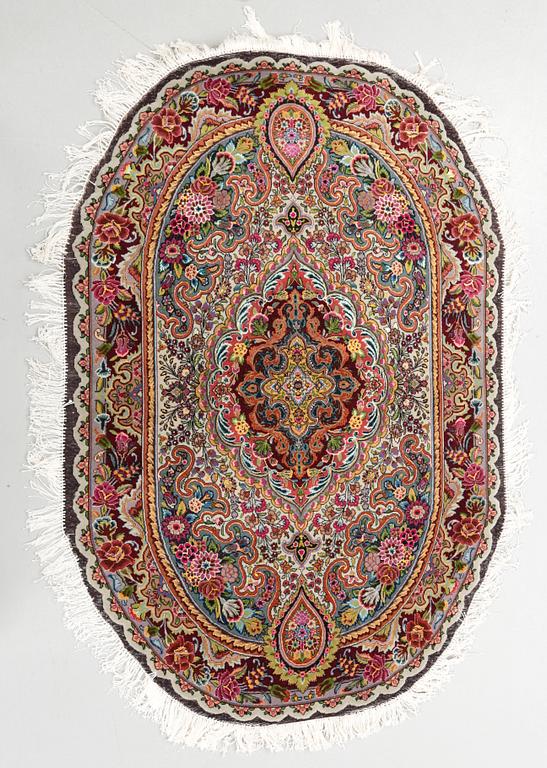 MATTA, Täbris, part silk, ca 150 x 102 cm.