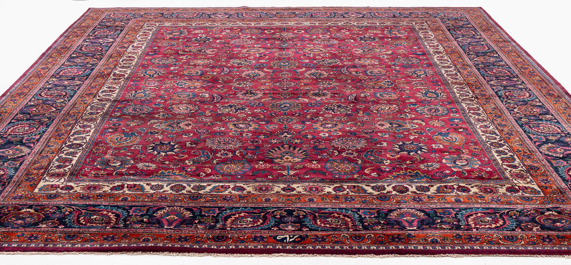 Matta, semiantik Meshed, signerad Saber, ca 459 x 348 cm.