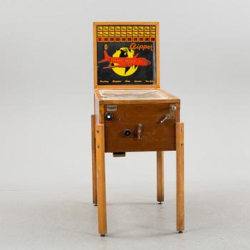 A TH Bergmann & Co "Clipper" pinball-game.