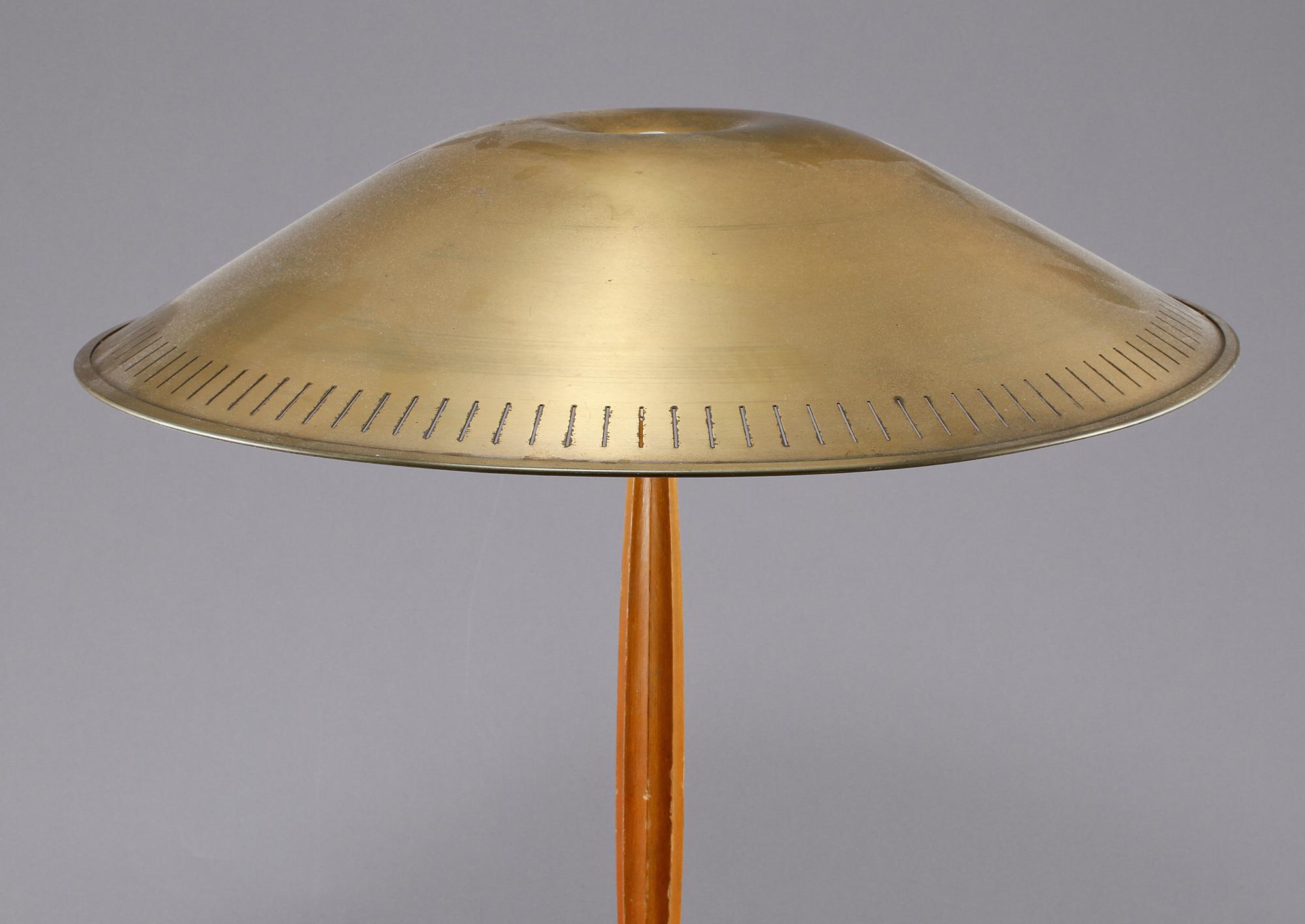 BORDSLAMPA, Sverige, omkring 1900-talets mitt.