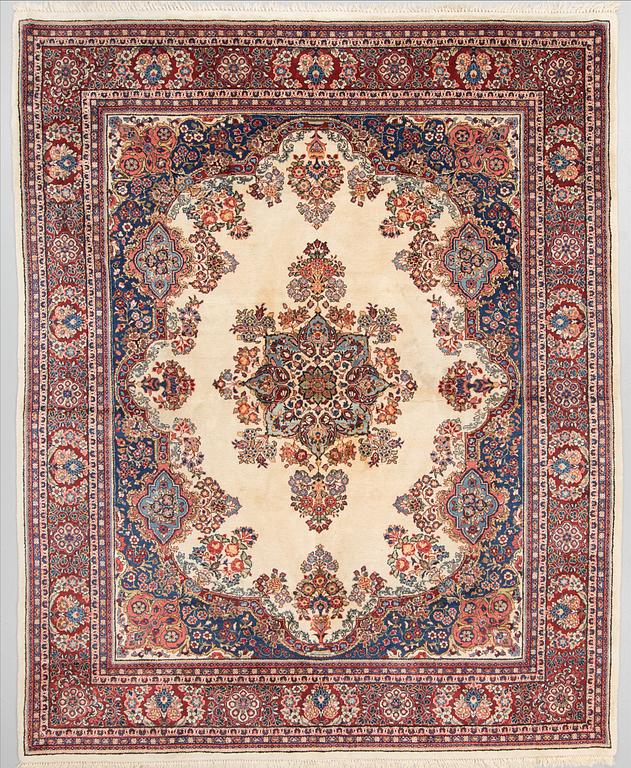 A carpet, Sarouk, around 305 x 247 cm.