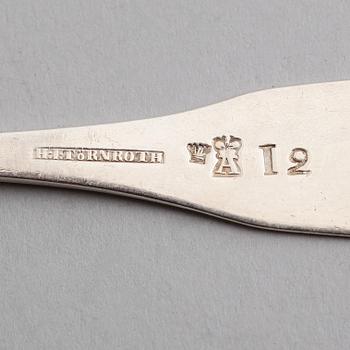 STRÖSKEDAR, 2 st samt SÅSSLEV, silver, Finland, 1800-talets mitt. Vikt ca 139 gram.