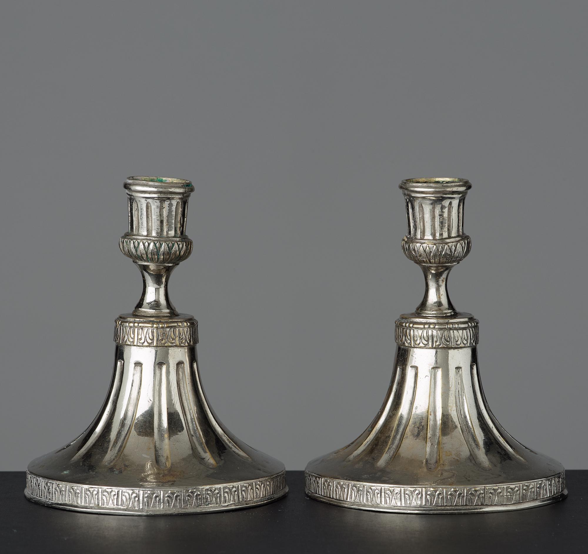 LJUSSTAKAR, ett par, gustavianska, 1700-talets slut.