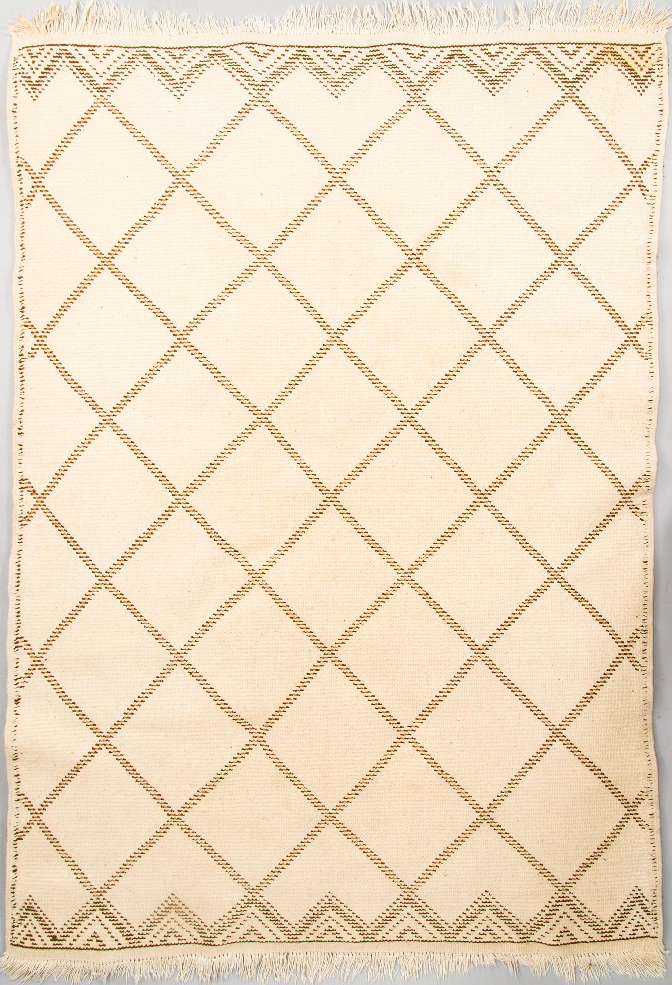 MATTA, Marocko. Ca 236x167 cm.