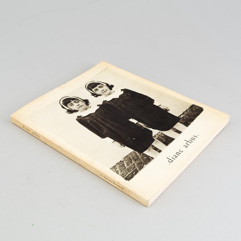 BOOK, "Diane Arbus. An Aperture Monograph", Diane Arbus, special edition The Museum of Modern Art 1972.