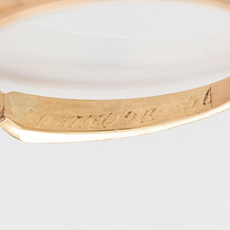Ring in 18K gold with a brilliant-cut diamond.