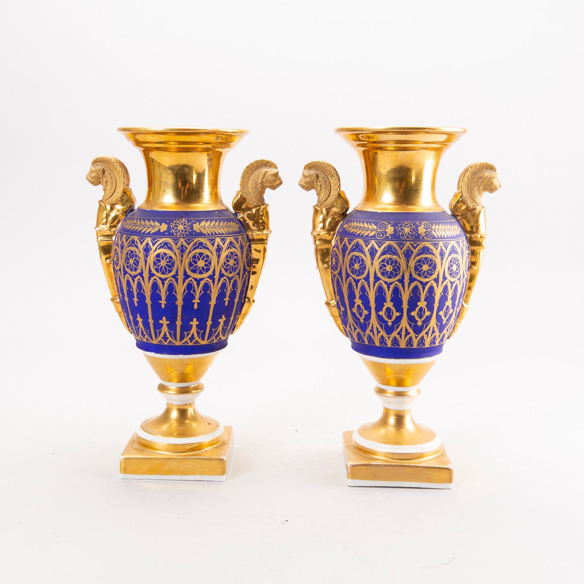 Urnor ett par Frankrike empire 1830/40-tal porslin.