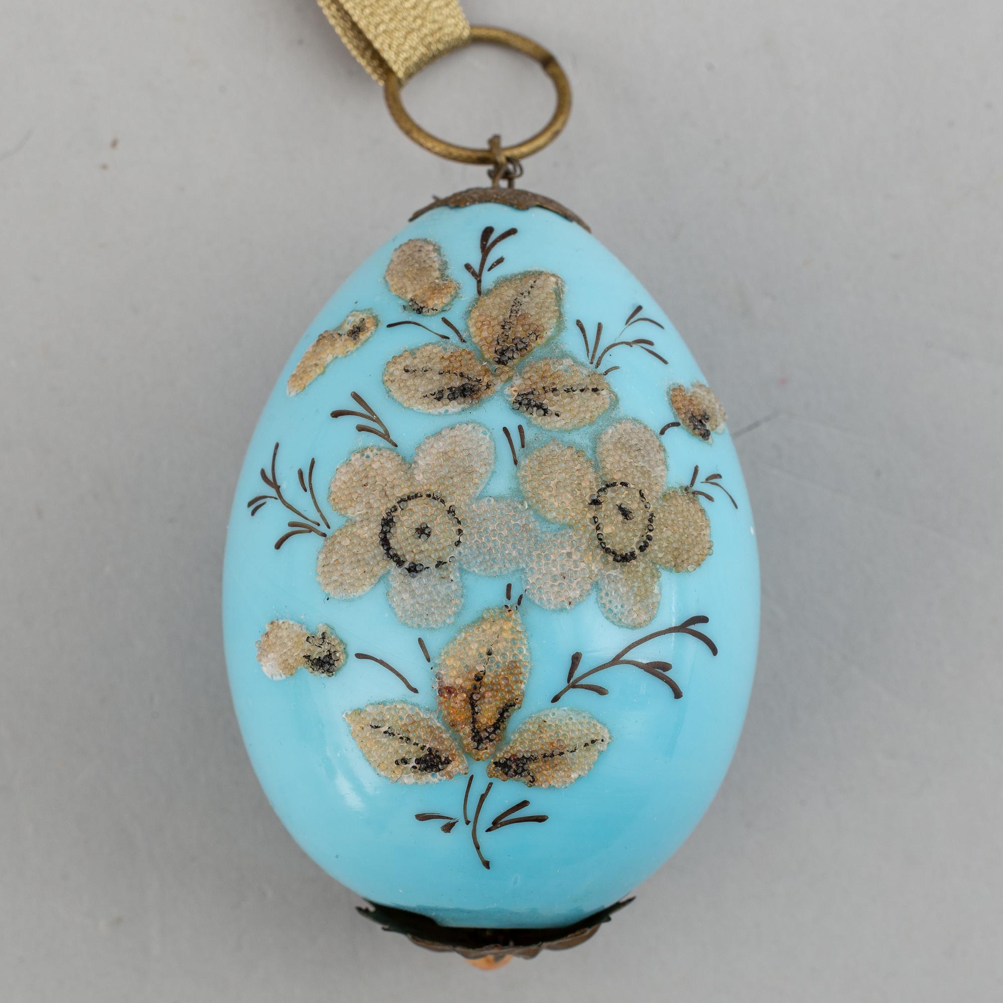 Ägg, 3 st, porslin, Ryssland, 1800-talets andra hälft.