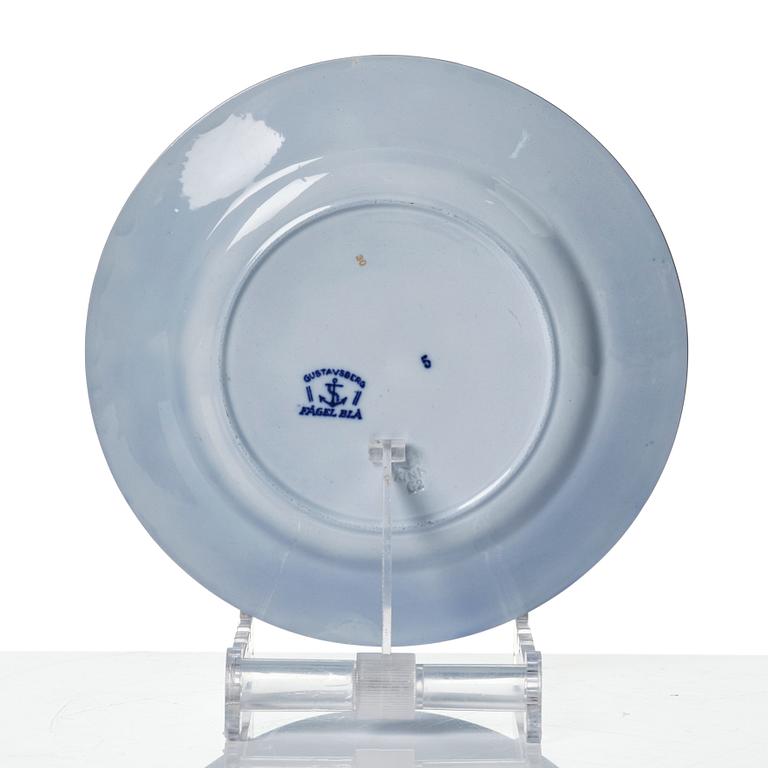 Wilhelm Kåge, mattallrikar samt fat, 16 delar, flintgods och porslin, "Fågel Blå", Gustavsberg, i produktion 1932-33.