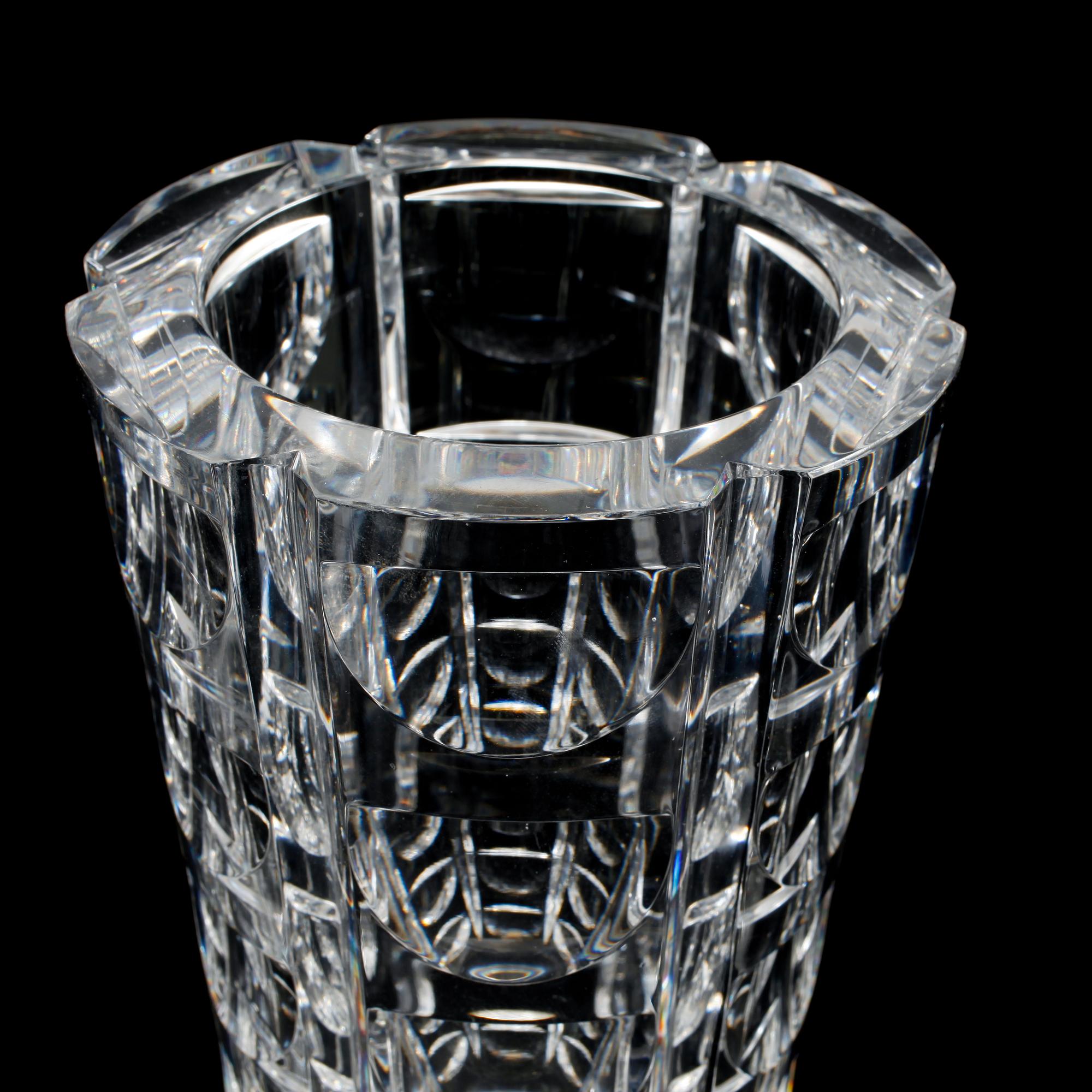 VASER, 2 st, glas, "Tusen Fönster", Simon Gate, Orrefors, modellen formgiven 1934.