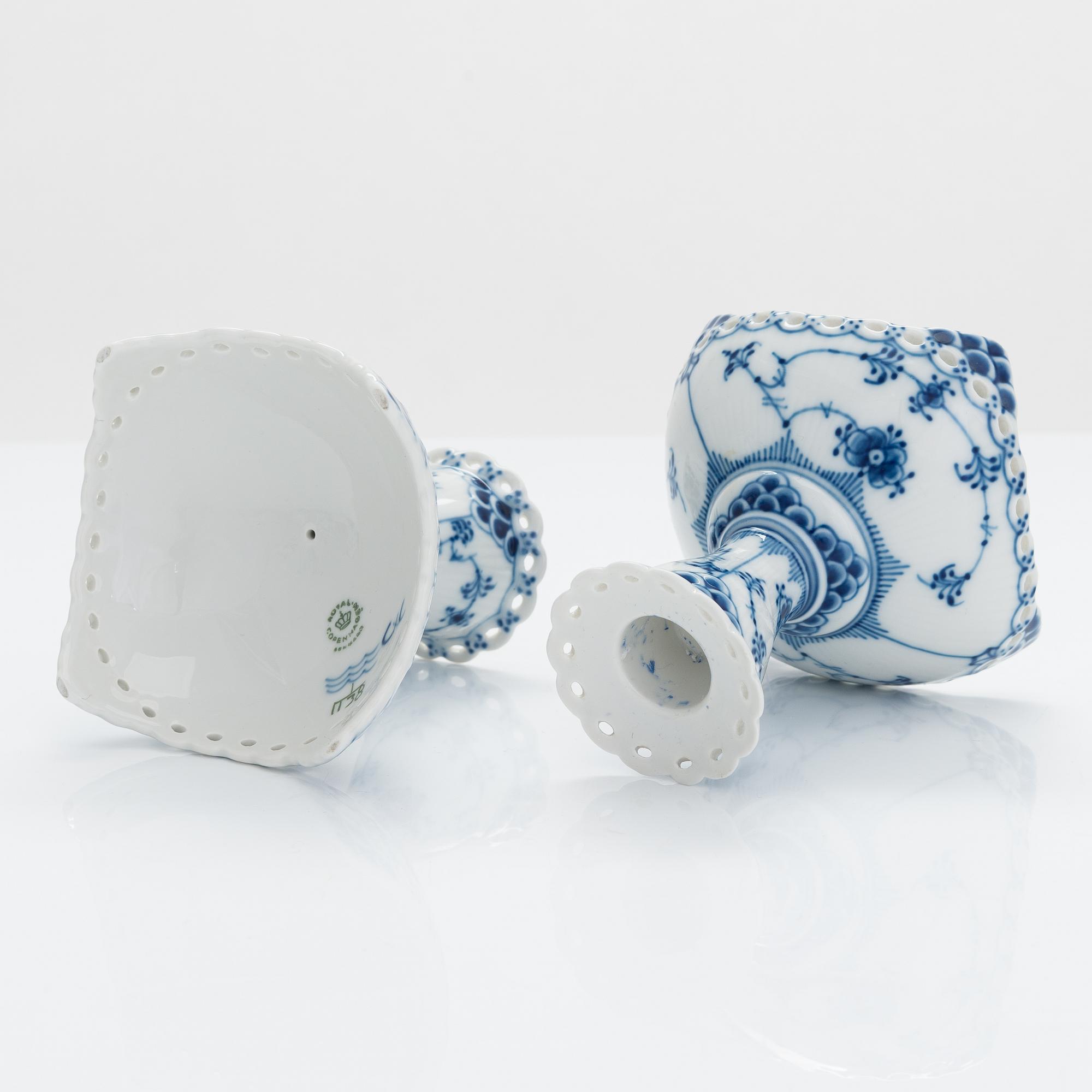A 31-piece Royal Copenhagen 'Musselmalet' porcelain coffee set.