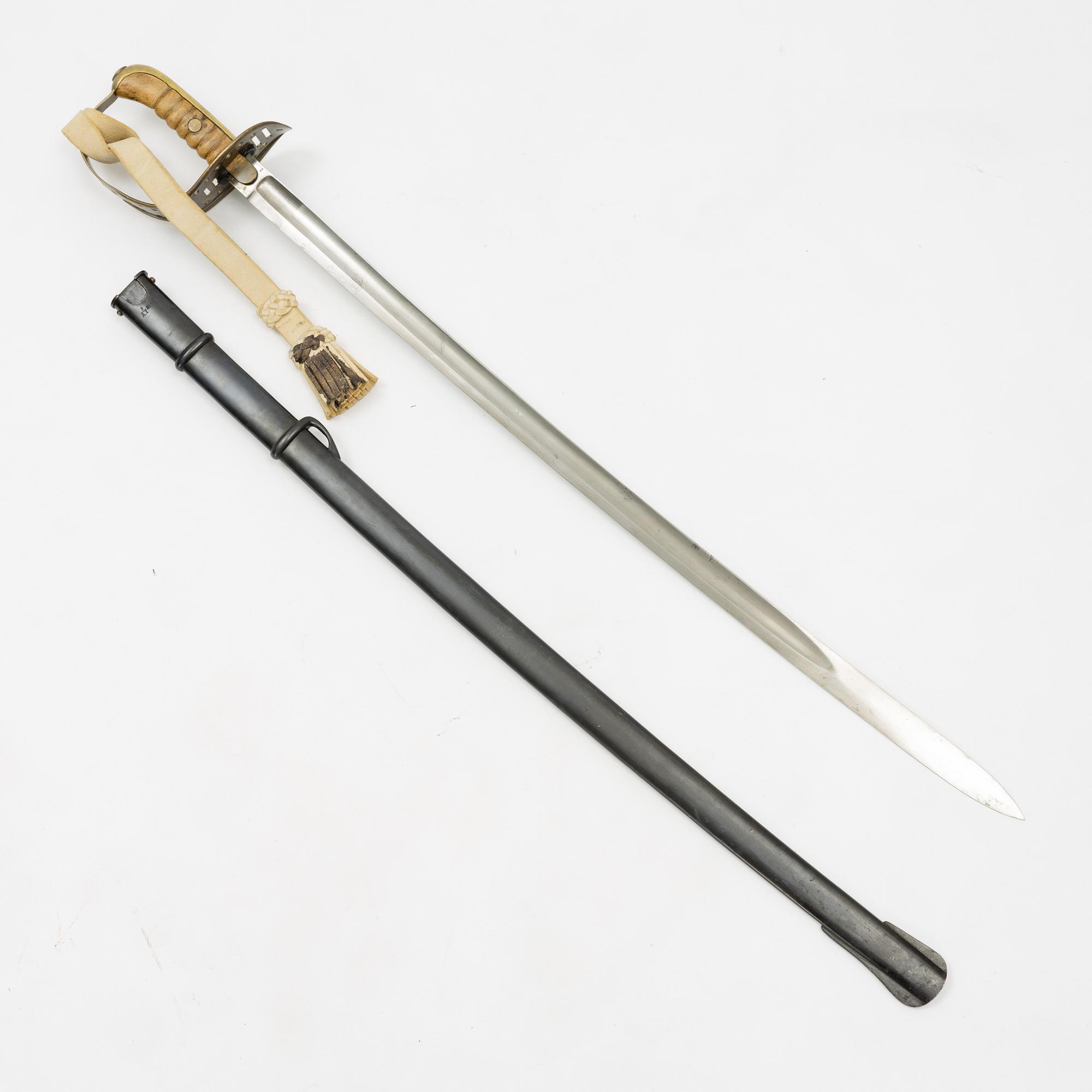 Sabel, svensk, m/1867 för kavallerimanskap, med balja.