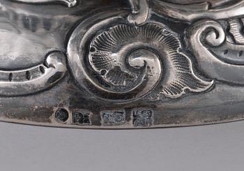 KAFFEKANNA, 84 silver. Carl Tegelsten St Petersburg 1851. Höjd 27 cm. Vikt 1350 g.