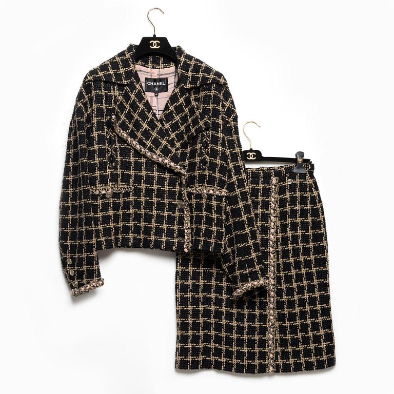Chanel, a two-piece suit, after 2010, size Fr 38.