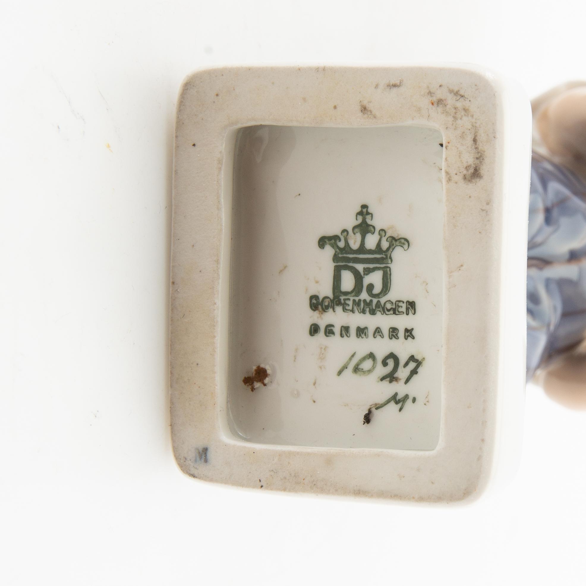 Figurines 7 pcs Royal Copenhagen/Bing & Grøndahl
 and Dahl Jensen mid/late 20th century porcelain.