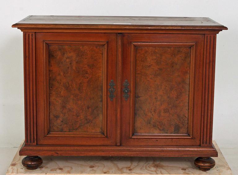 BOKSKÅP, nyrenässans, omkr 1900.