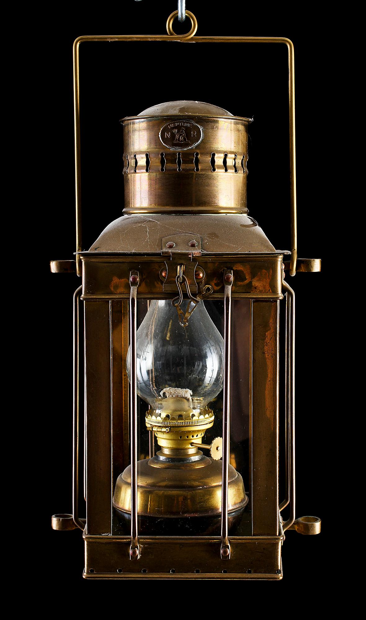 SKEPPSLYKTOR, 3 st, mässing, 1900-talets fjärde kvartal.