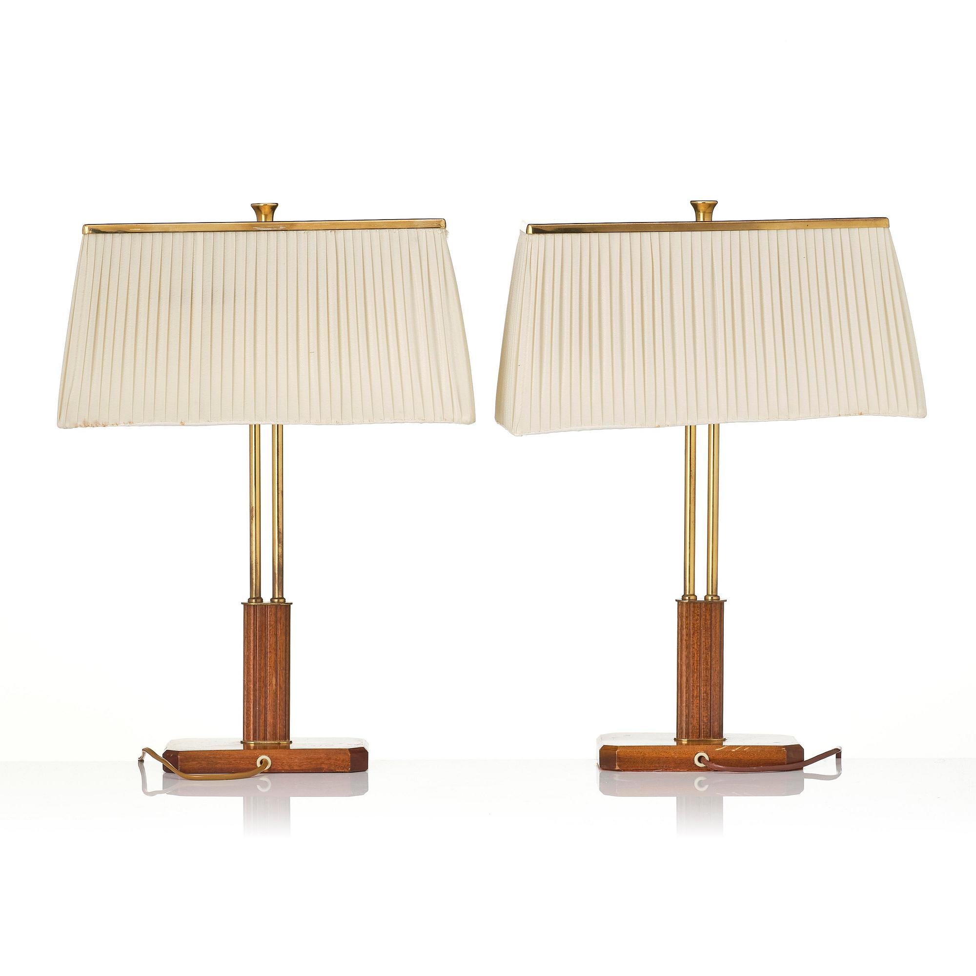 Harald Notini, bordslampor, ett par, modell 15485, Arvid Böhlmarks Lampfabrik, Stockholm, 1940-50-tal.