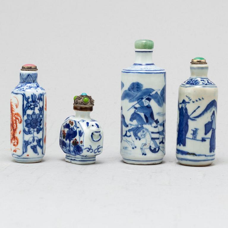 Eight Chinese blue and white porcelain snuff bottles, 20th century.
