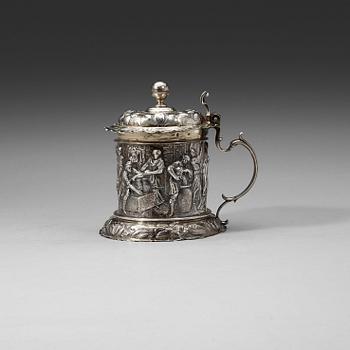 387. A German 17th century parcel-gilt tankard, David Schwestermüller I, Augsburg 1669-1673.