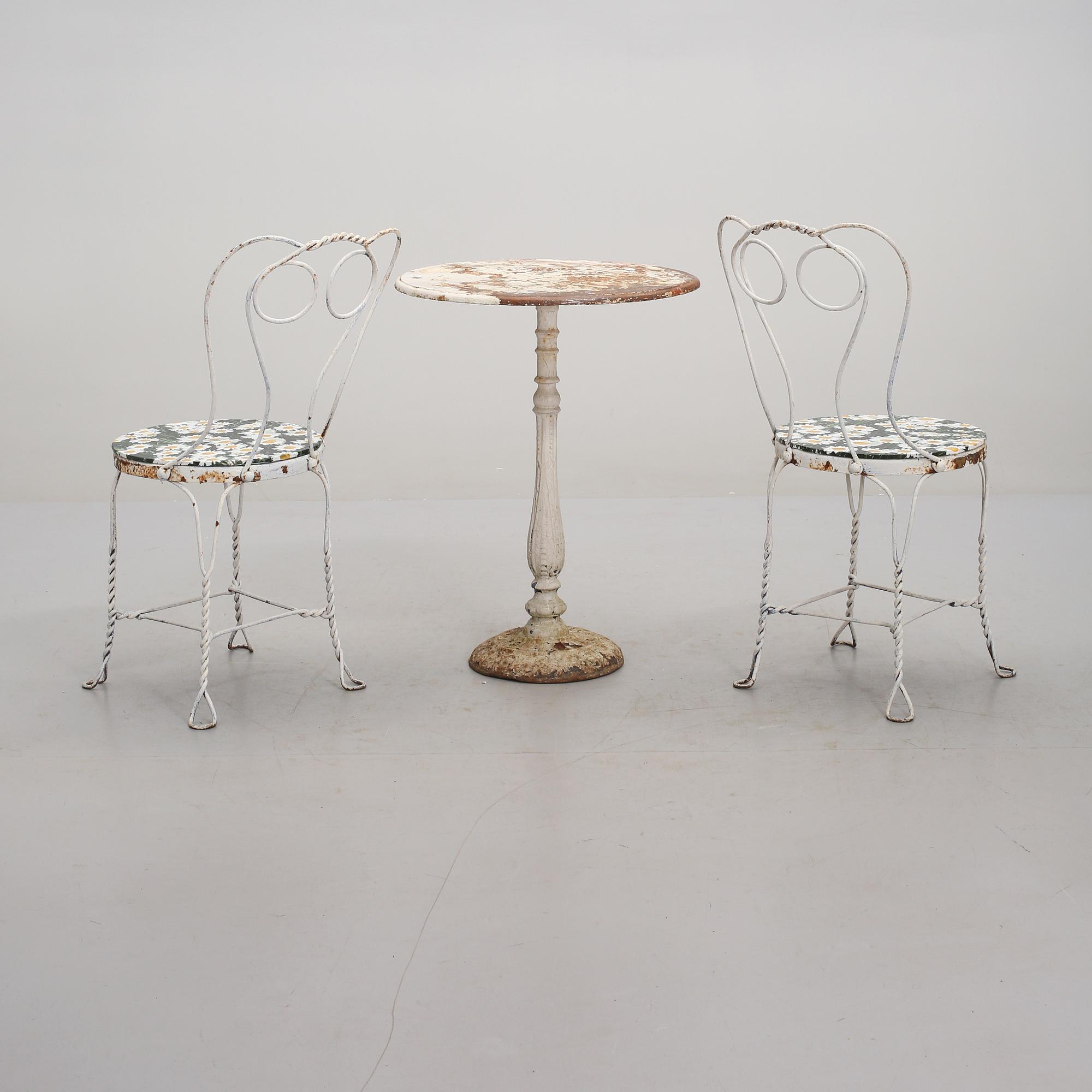 TRÄDGÅRDSGRUPP, 3 delar, delvis Grytgöl, 1900-tal.