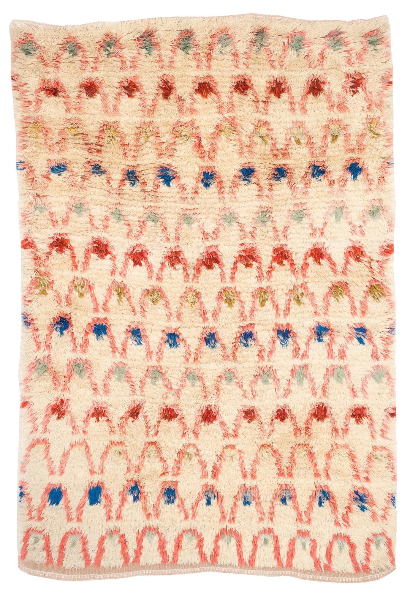 RUG. "Bärplockare". Knotted pile (rya). 225,5 x 152 cm. Signed IH.