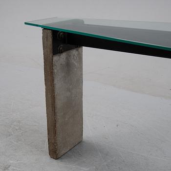 A 'Concrete' table by Jonas Bohlin for Källemo, end of the 20th Century.