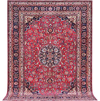 A Najafabad carpet, c. 332 x 240 cm.