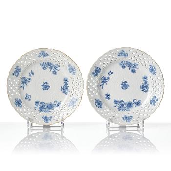 A set of 11 blue and white dessert plates, Qing dynasty, Qianlong (1736-95).