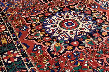 A carpet Old Bakhtiari,ca 365 x 265 cm.