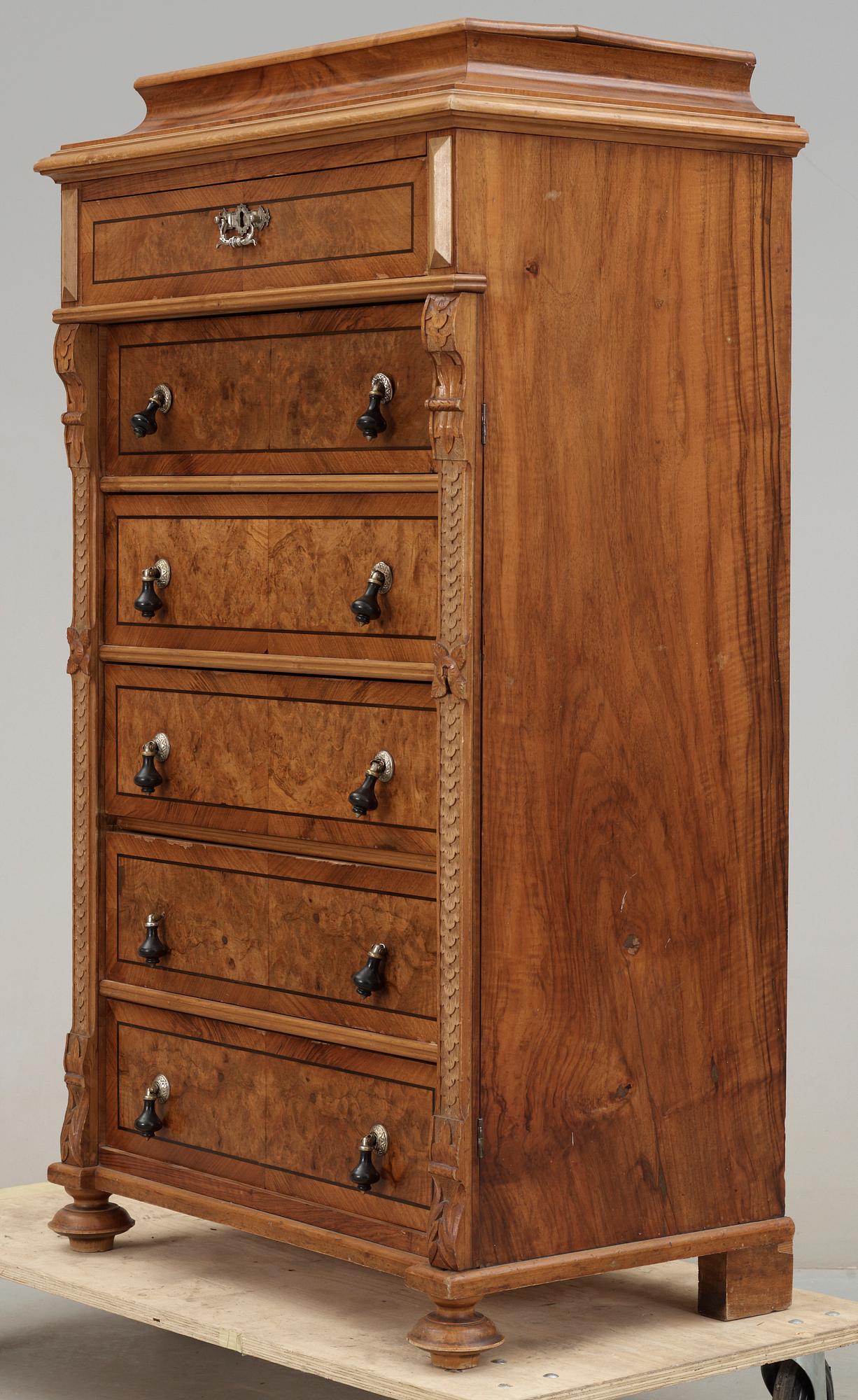 BYRÅ, nyrenässans, 1800-talets slut.