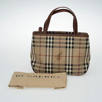 KÄSILAUKKU, Burberry.