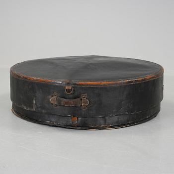 KOFFERT, Les Hirondelles Malles Légères, 1900-talets början.