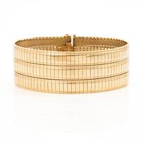 18K gold bracelet.