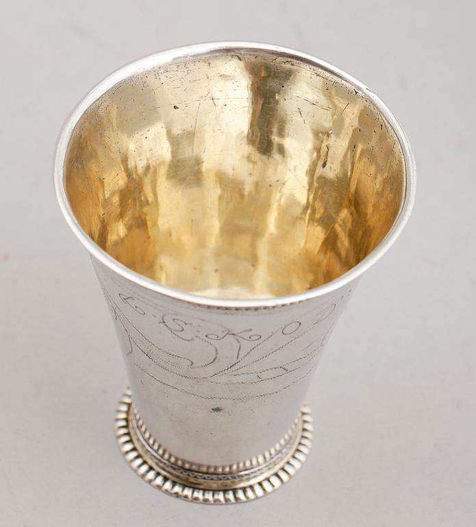 BÄGARE, silver, Paul Zachun, Norrköping 1722-1750. Vikt ca 90 g.