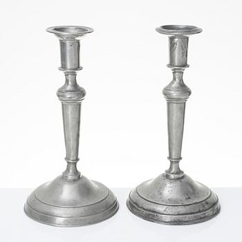 Ljusstakar, 2 par, tenn, bl.a. Israel Berglund, Malmö, 1800-tal.