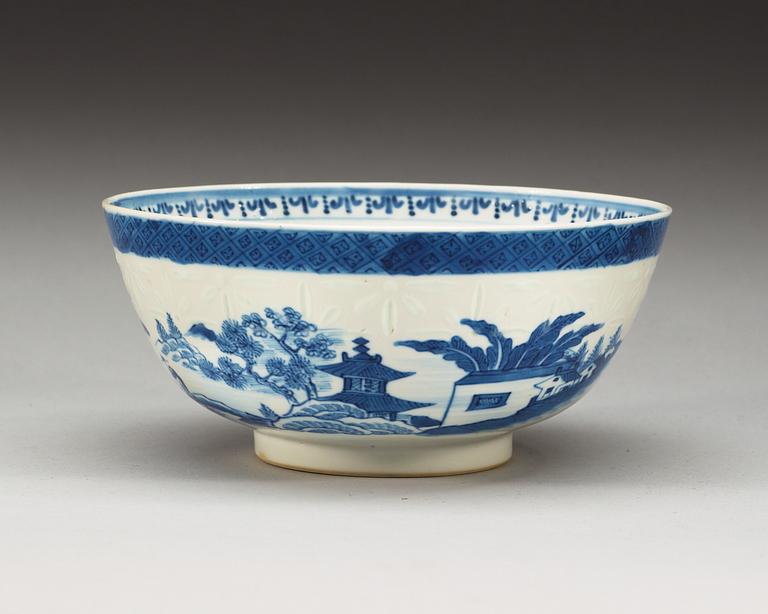 A blue and white bowl, Qing dynasty, 19th Century with Qianlong seal mark.