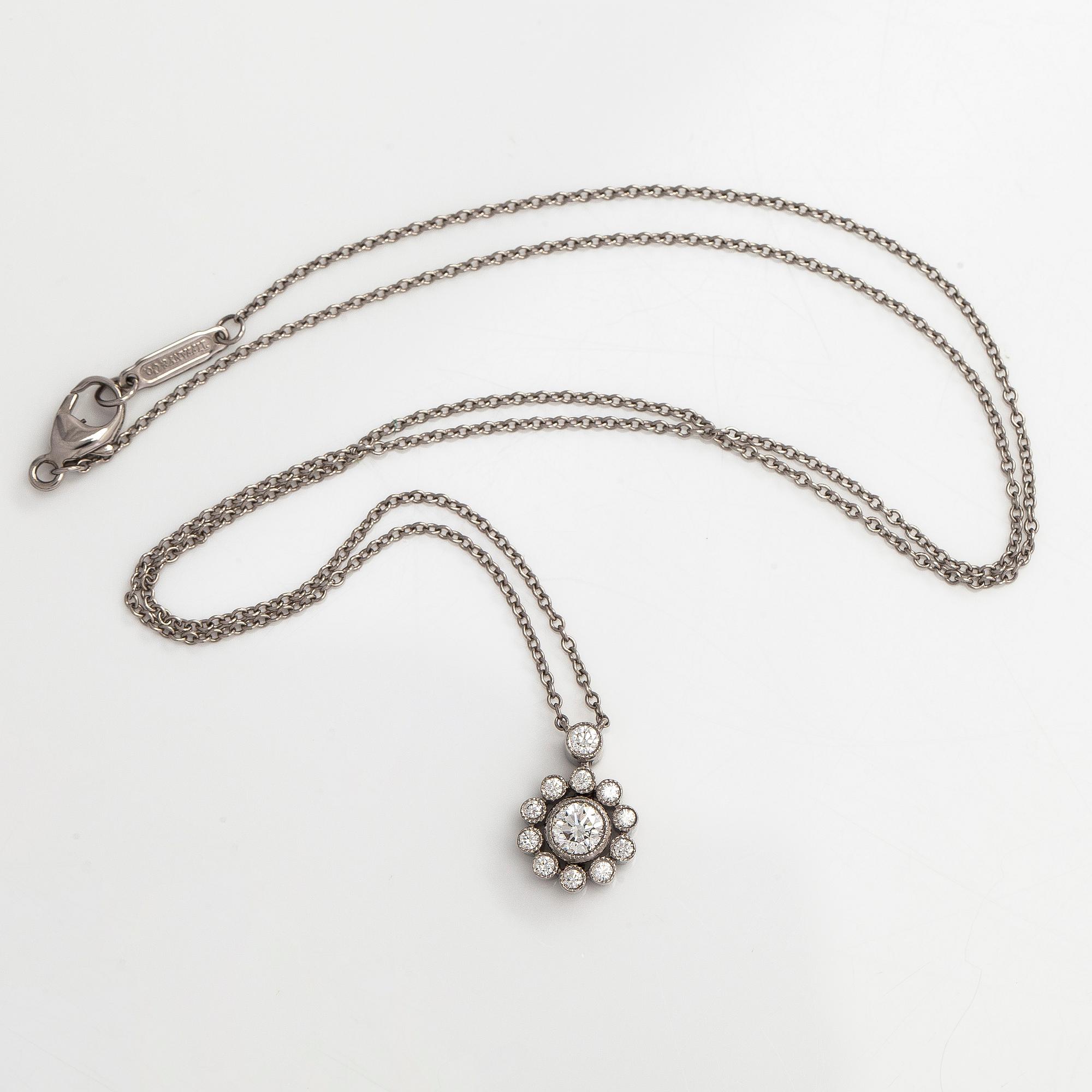 Tiffany & Co, kaulakoru, platinaa ja  briljanttihiottuja timantteja.