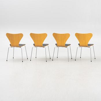 Arne Jacobsen, stolar, 4 st, "Sjuan", Fritz Hansen, Danmark, 2001.