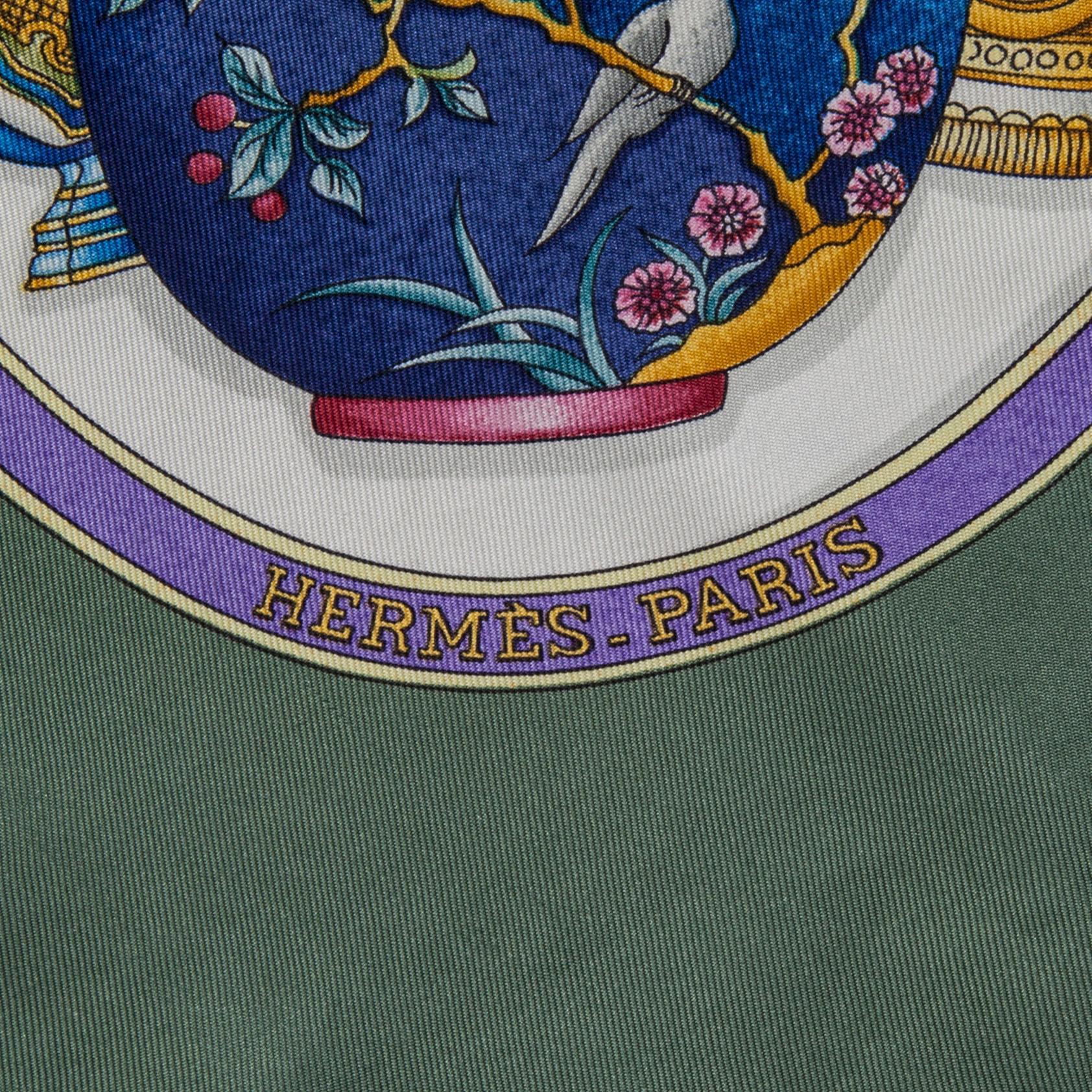 SCARF, "Qu'Import le Flacon", Hermès.
