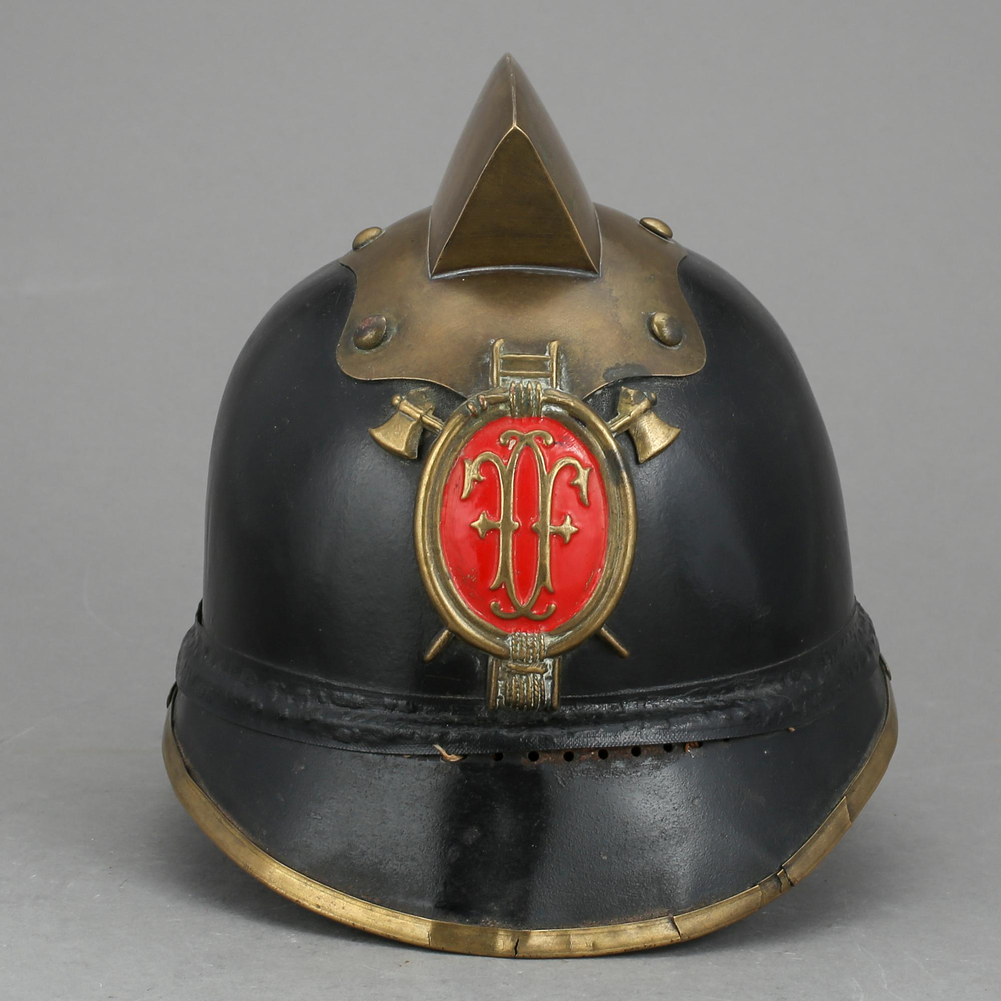 BRANDHJÄLM, för det svenska brandförsvaret, omkring 1900.