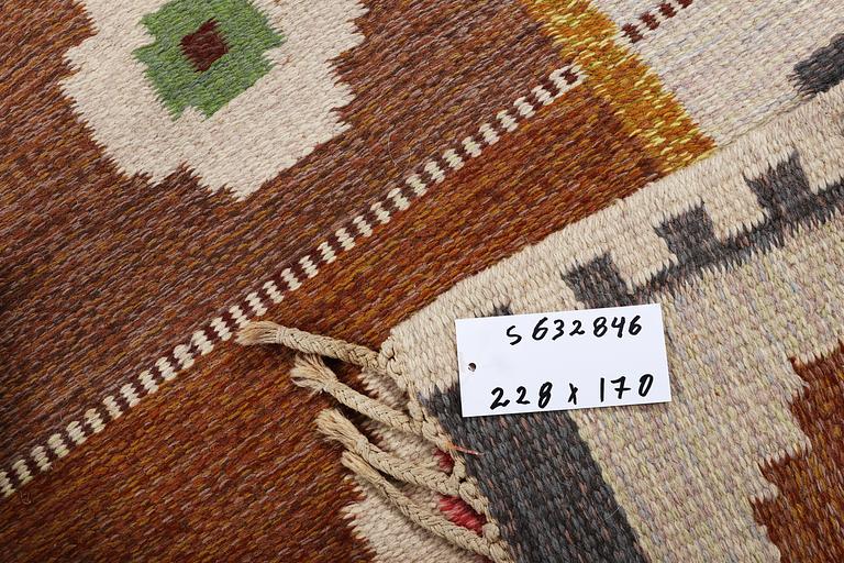Alice Wallenbäck, a flat weave carpet, Sweden, ca 228 x 170 cm.