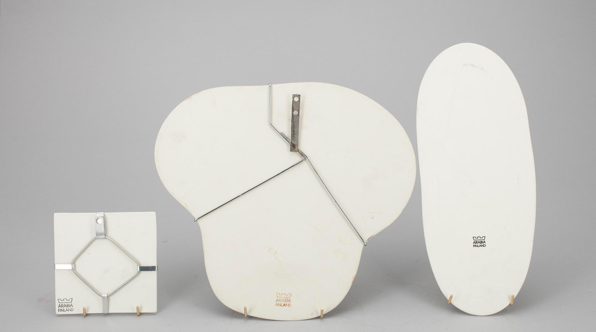 HELJÄ LIUKKO-SUNDSTRÖM, KERAMIKPLATTOR, 3 st, Arabia 1900-talets slut.