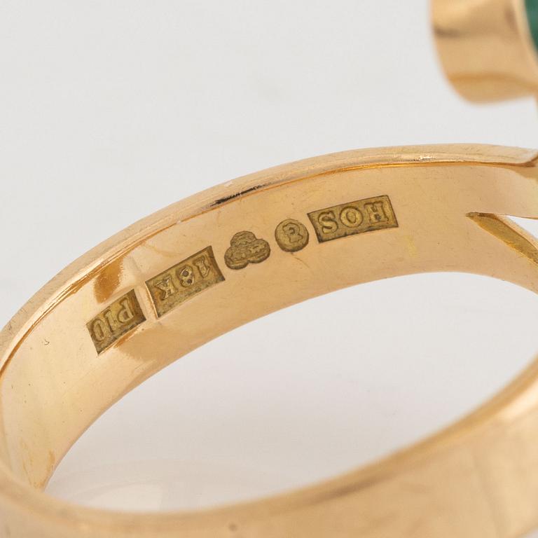 18K gold brilliant cut diamond and  cabochon cut emerald ring.